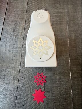 Martha Stewart Geometric Star Layering 2 in 1 Shape Punch